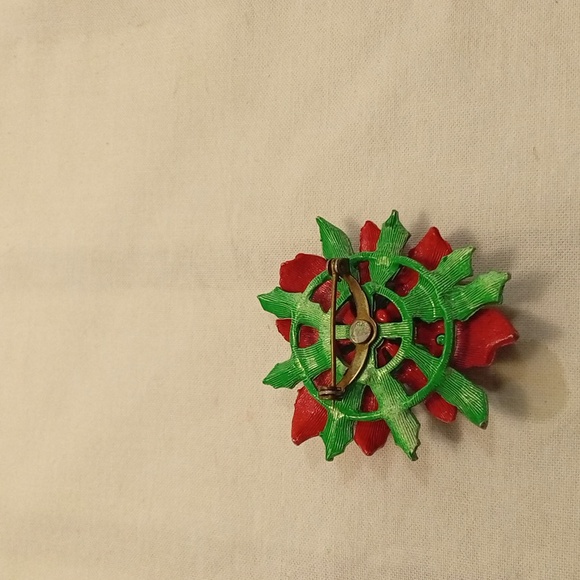 1950 Poinsettia Brooch with Pinecones - Picture 2 of 3